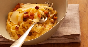 Talharim à carbonara em uma panela só