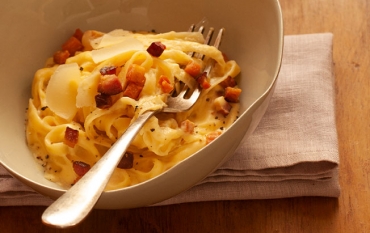 Talharim à carbonara em uma panela só